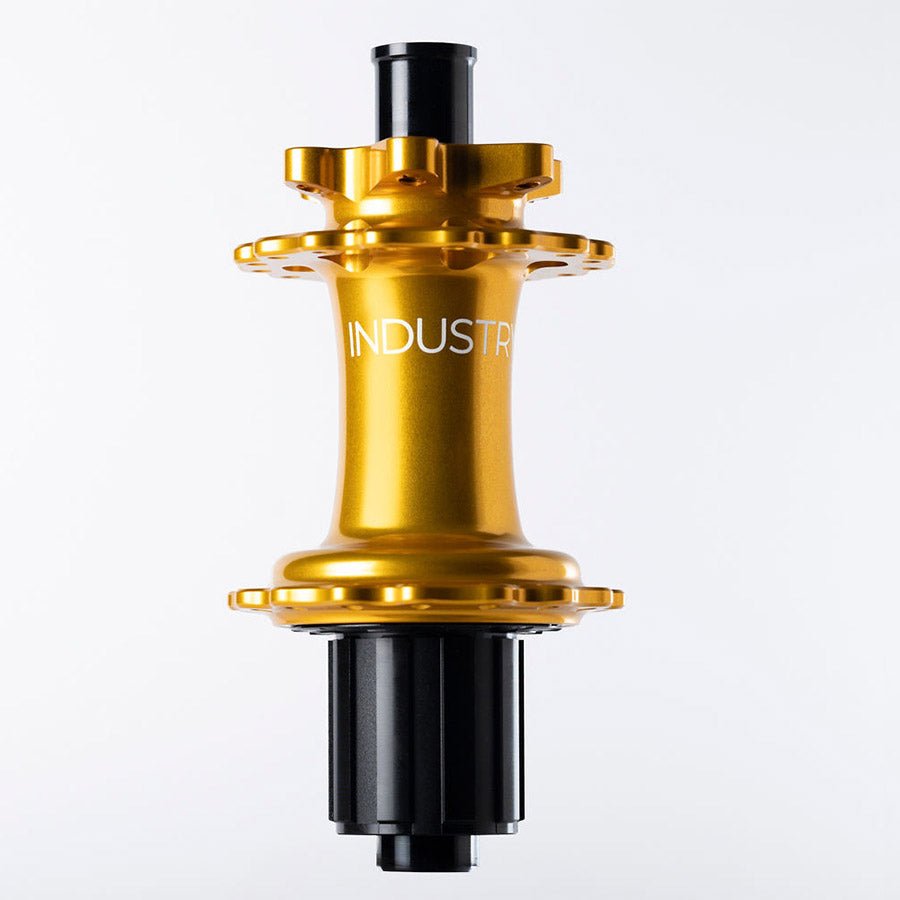 Disc Hubs Industry Nine Industry Nine Hydra 2 Boost MicroSpline Disc Hub Rear 32H 12mm TA 148mm Shimano Micro Spline Gold White Smoke