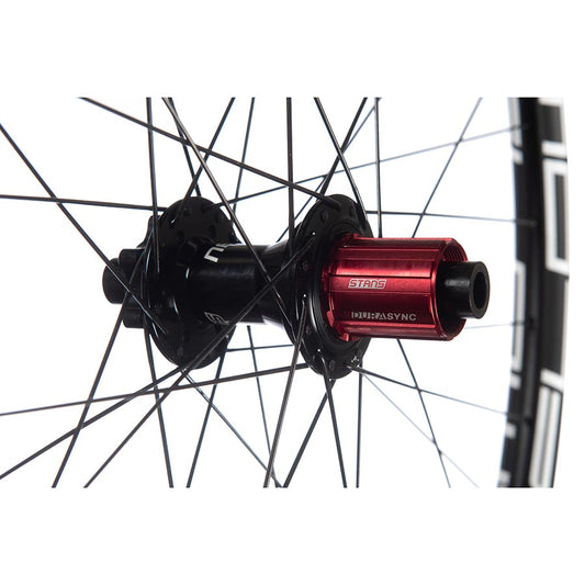 Wheels Stans No Tubes Stans No Tubes Flow EX3 Wheel Rear 27.5 / 584 Holes: 32 12mm TA 157mm Disc IS 6-bolt SRAM XD-R Light Gray