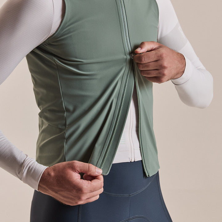 Rapha Men's Pro Team Shadow Gilet (Laurel/Rainbow Reflective) - Dragonspine Cycling